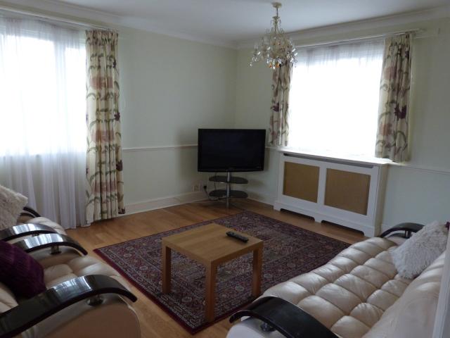 			3 Bedroom, 1 bath, 1 reception Flat			 West Heath Road, GOLDERS GREEN/HAMPSTEAD