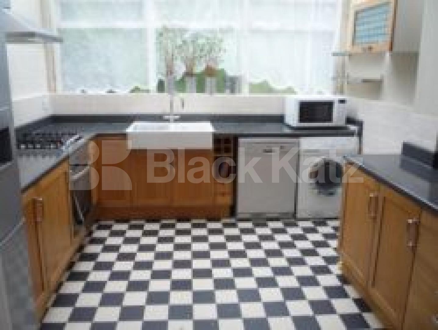 			LET!, 2 Bedroom, 1 bath, 1 reception Flat			 Alexandra Park Road, MUSWELL HILL/ALEXANDRA PALACE