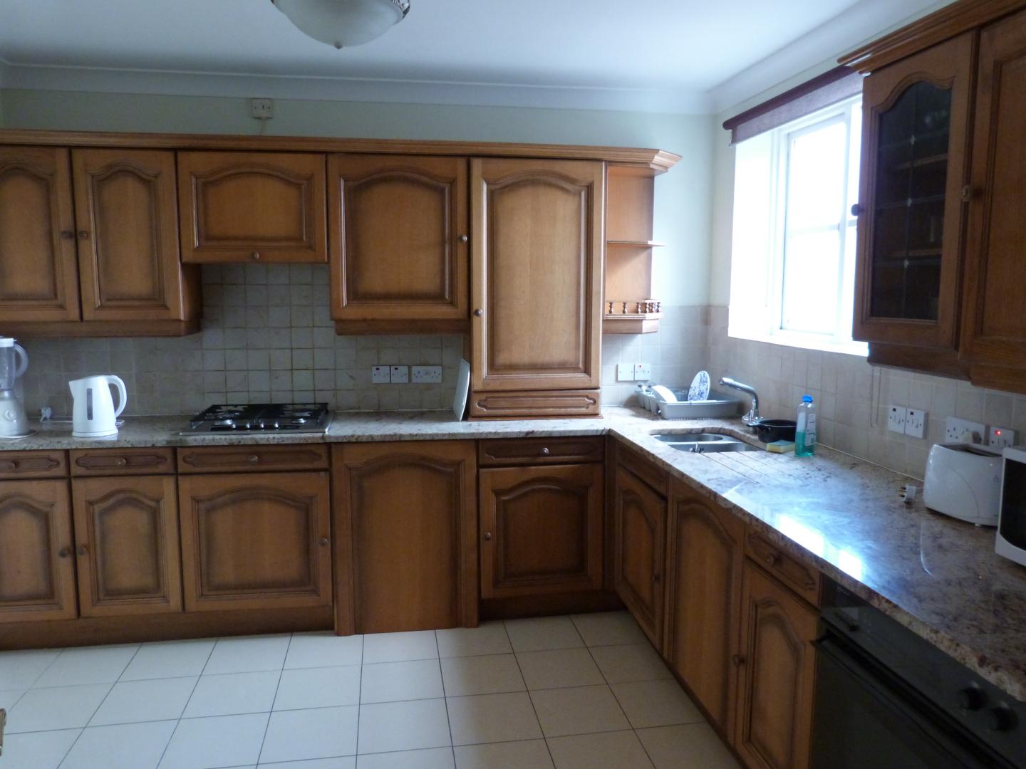 			3 Bedroom, 1 bath, 1 reception Flat			 West Heath Road, GOLDERS GREEN/HAMPSTEAD