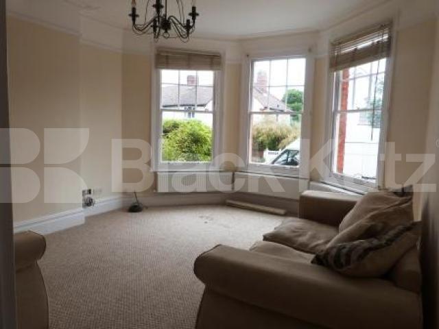 			2 Bedroom, 1 bath, 1 reception Ground Floor Flat			 Nightingale Lane, Crouch End/Hornsey