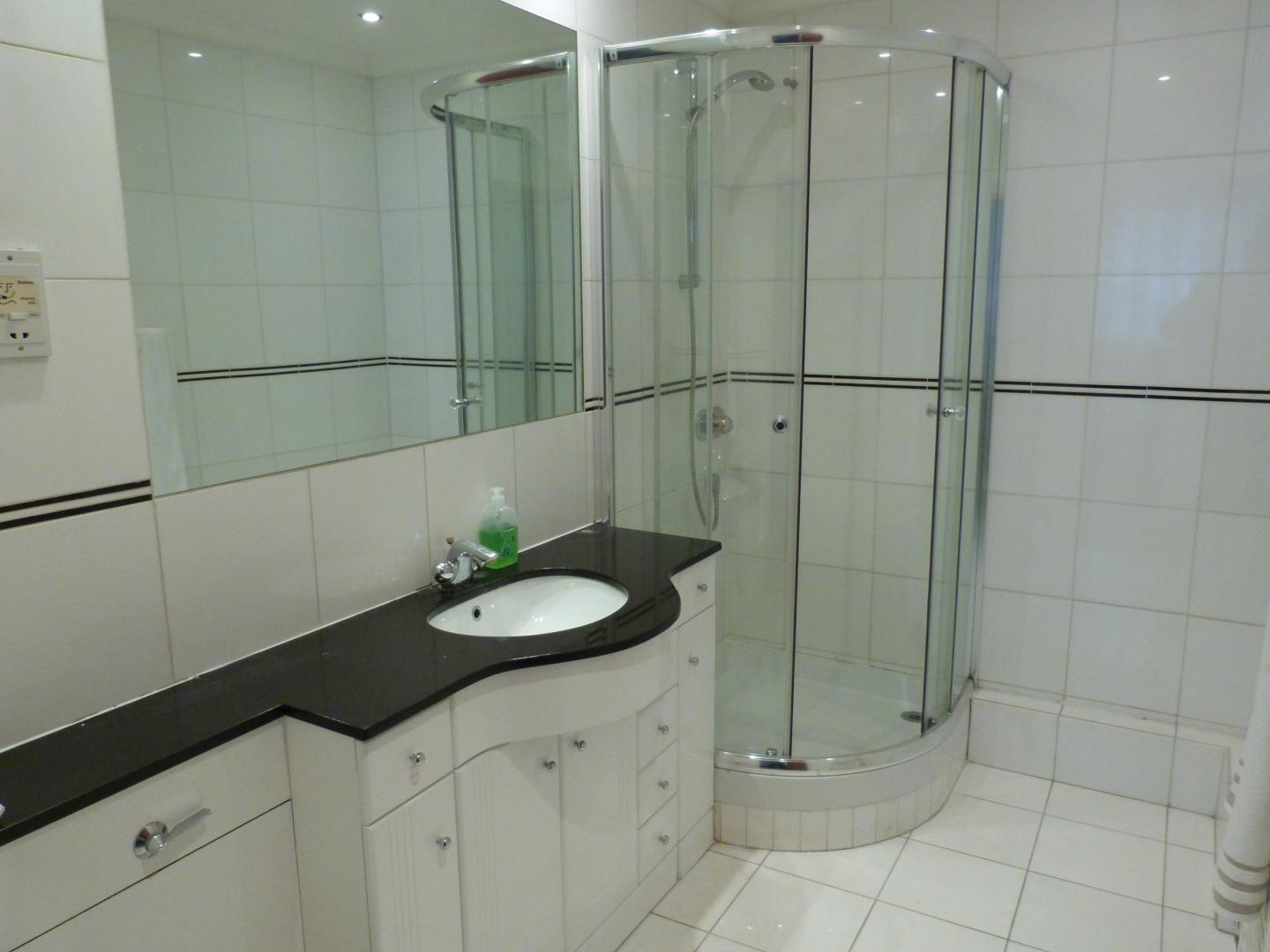 			3 Bedroom, 1 bath, 1 reception Flat			 West Heath Road, GOLDERS GREEN/HAMPSTEAD