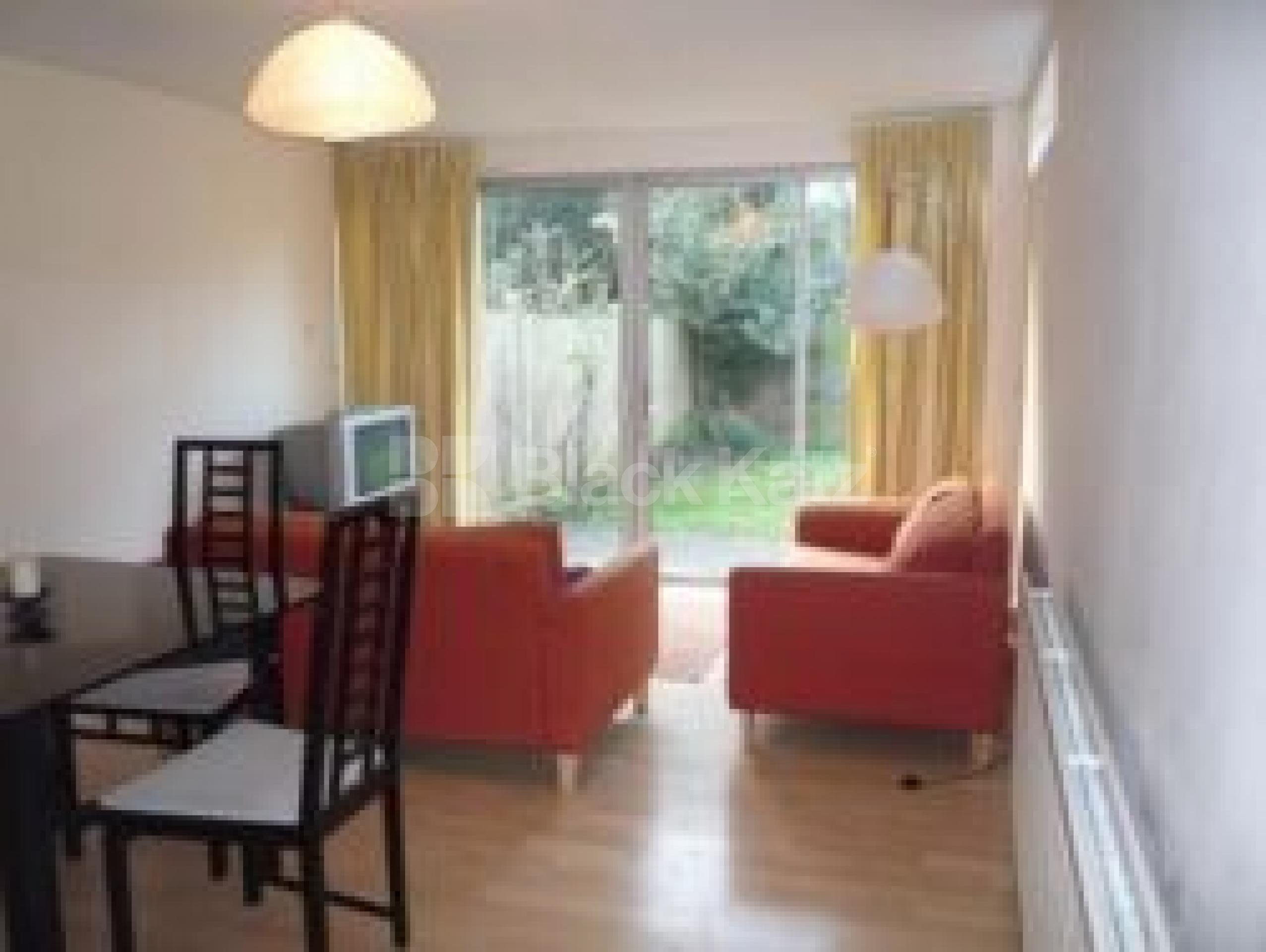 			2 Bedroom, 1 bath, 1 reception Flat			 Eastern Road, MUSWELL HILL N2
