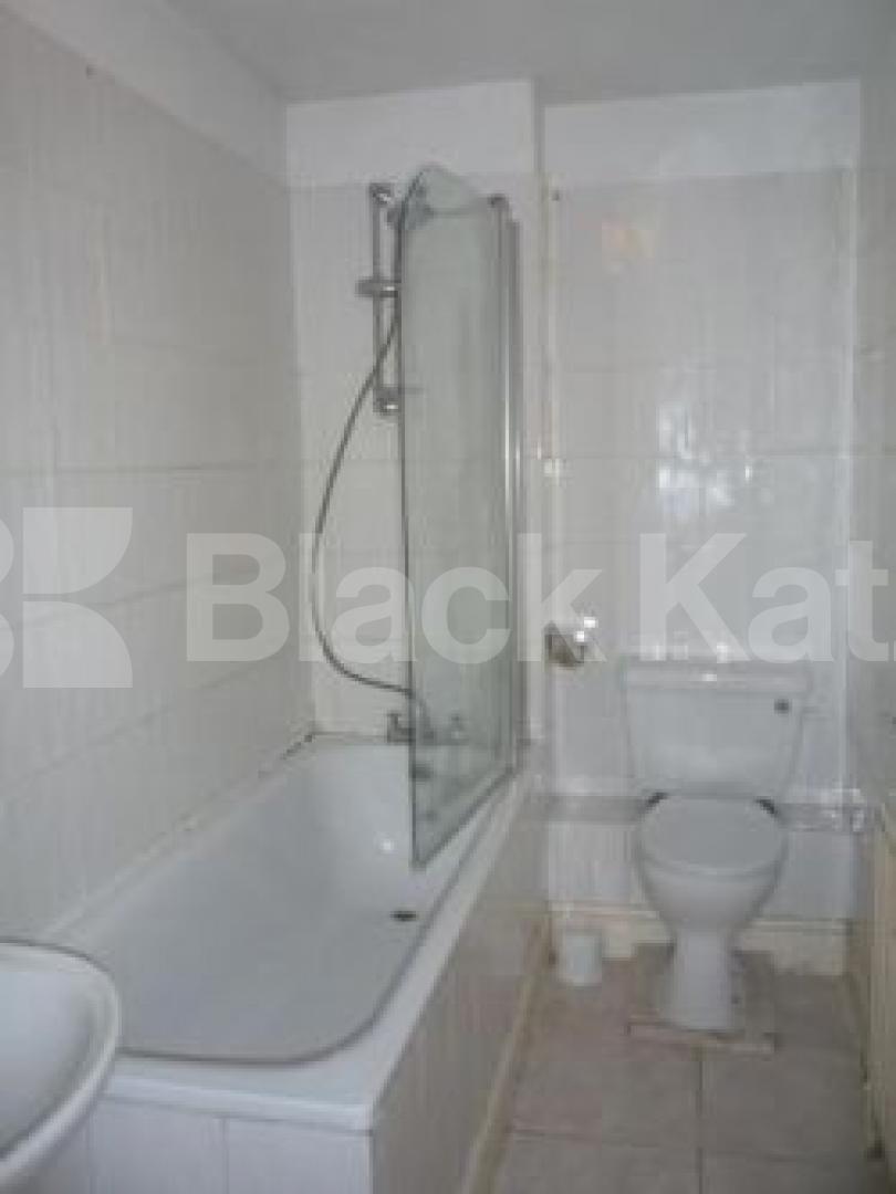 			2 Bedroom, 1 bath, 1 reception Flat			 Eastern Road, MUSWELL HILL