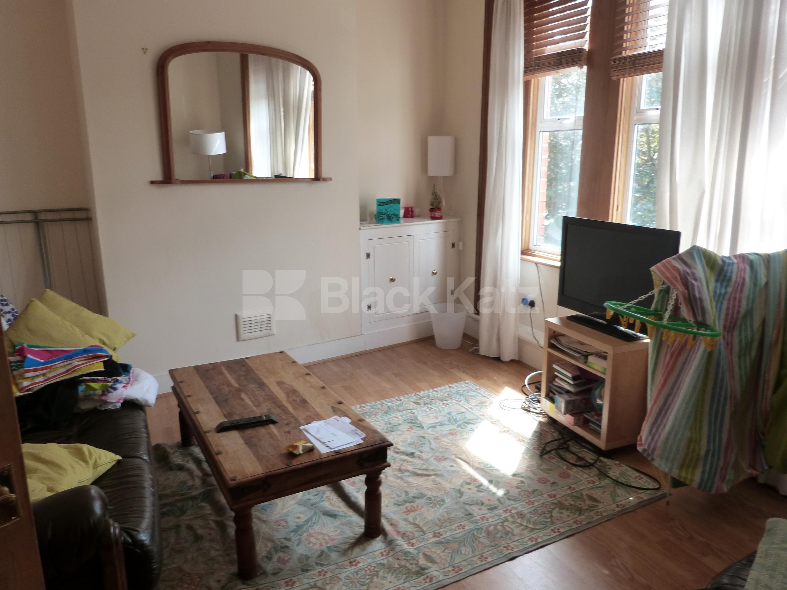 			NEW INSTRUCTION!!!, 2 Bedroom, 1 bath, 1 reception Flat			 Weston Park, Crouch End N8