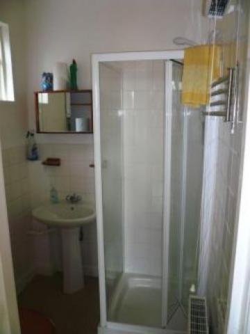 			Studio Apartment, 1 bath, 1 reception Flat			 Chamberlayne Road, KENSAL GREEN