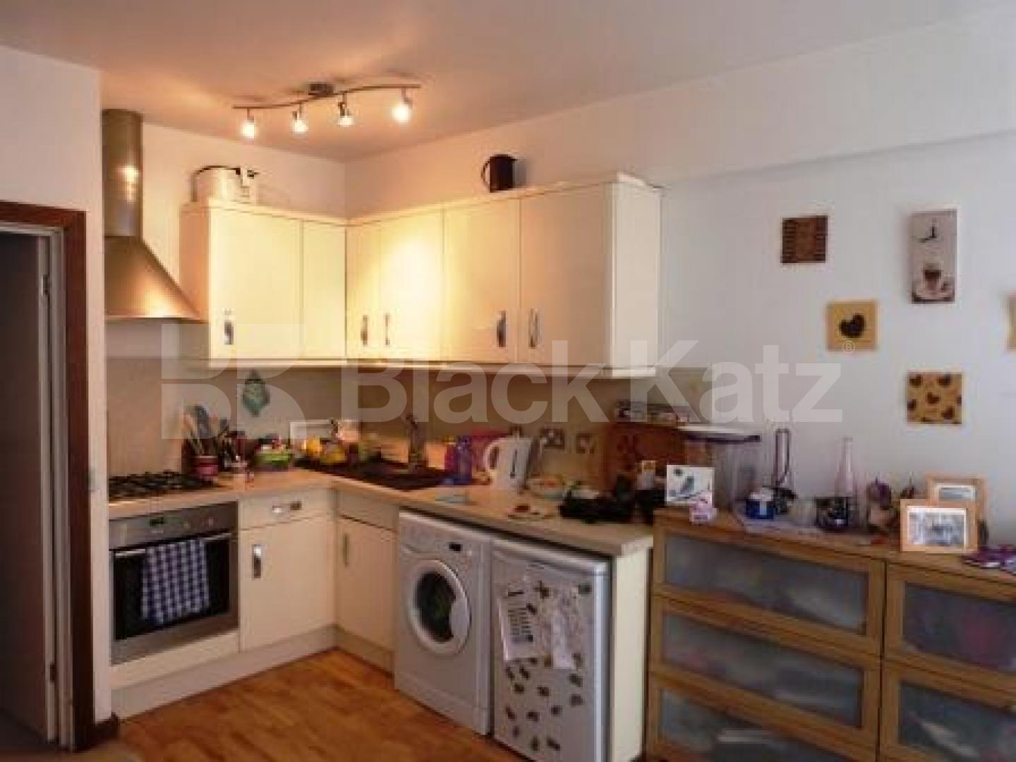 			1 Bedroom, 1 bath, 1 reception Flat			 Fortis Green Avenue, Fortis Green/Muswell Hill