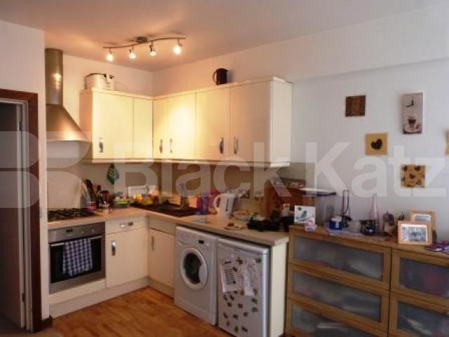 			1 Bedroom, 1 bath, 1 reception Flat			 Fortis Green Avenue, Fortis Green/Muswell Hill