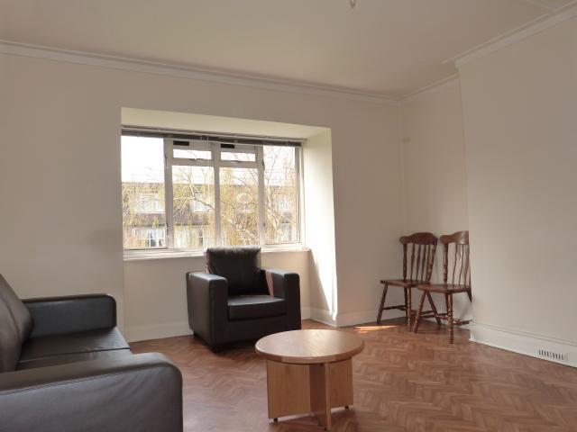 			2 Bedroom, 1 bath, 1 reception Flat			 Crest Road, DOLLIS HILL