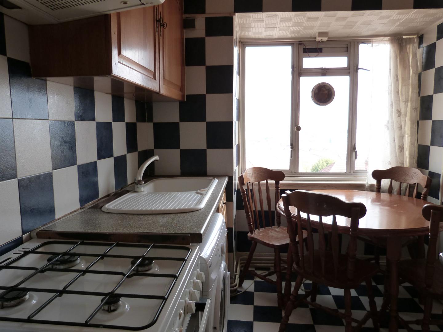 			2 Bedroom, 1 bath, 1 reception Flat			 Crest Road, DOLLIS HILL