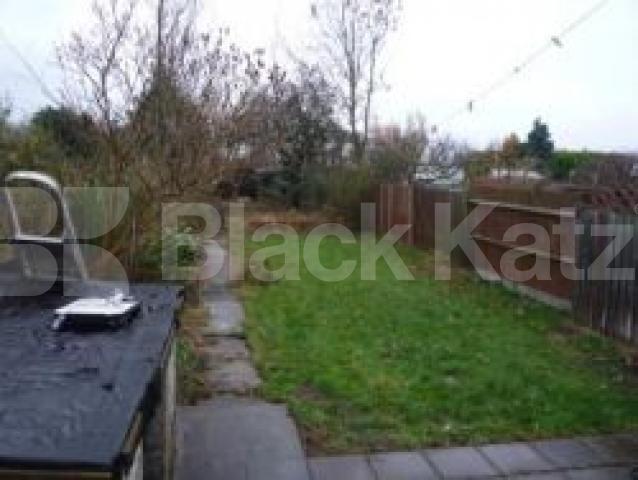 			A great property!, 4 Bedroom, 1 bath, 1 reception House			 Wolves Lane, WOOD GREEN