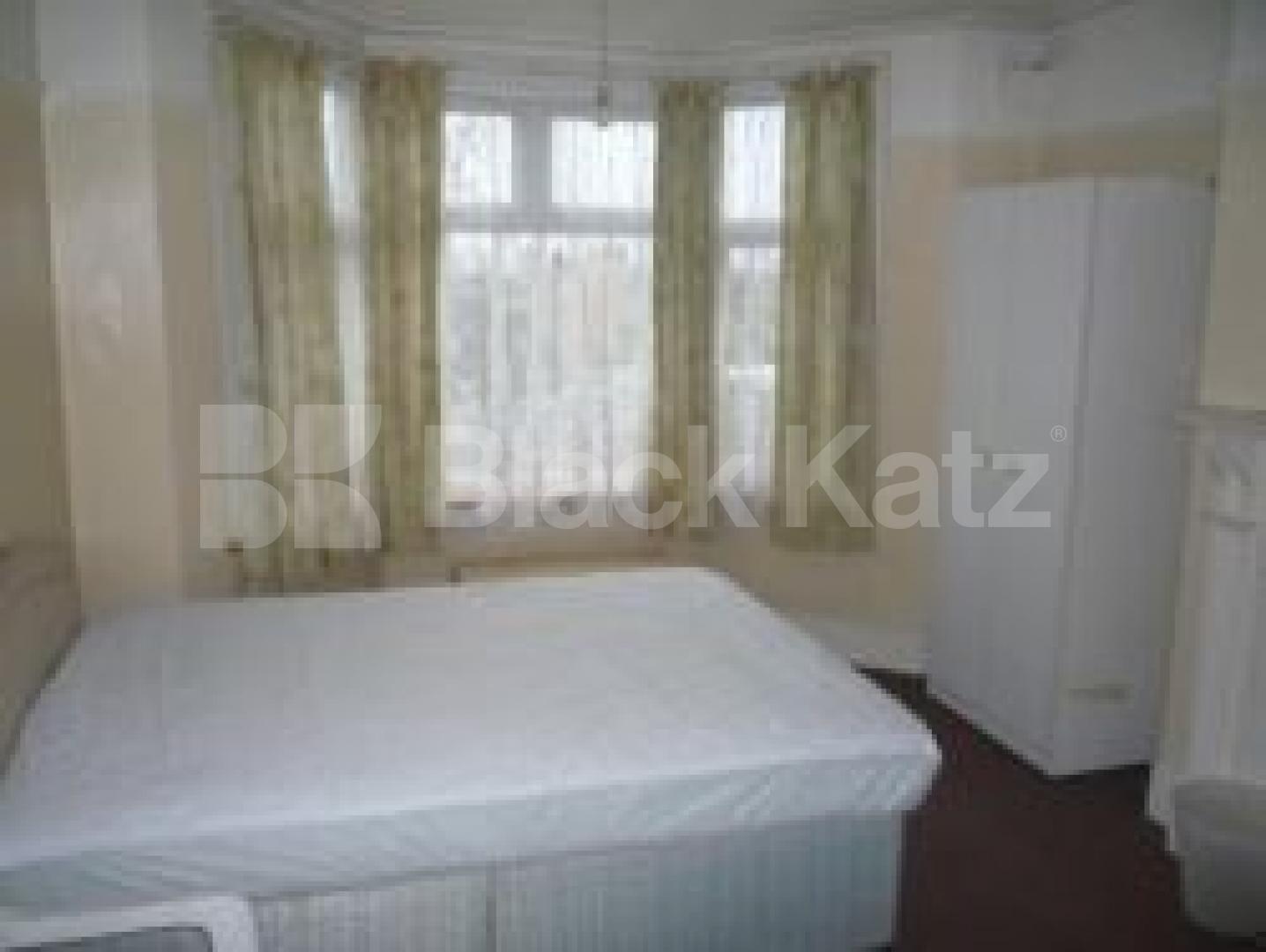 			A great property!, 4 Bedroom, 1 bath, 1 reception House			 Wolves Lane, WOOD GREEN