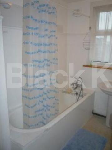 			A great property!, 4 Bedroom, 1 bath, 1 reception House			 Wolves Lane, WOOD GREEN