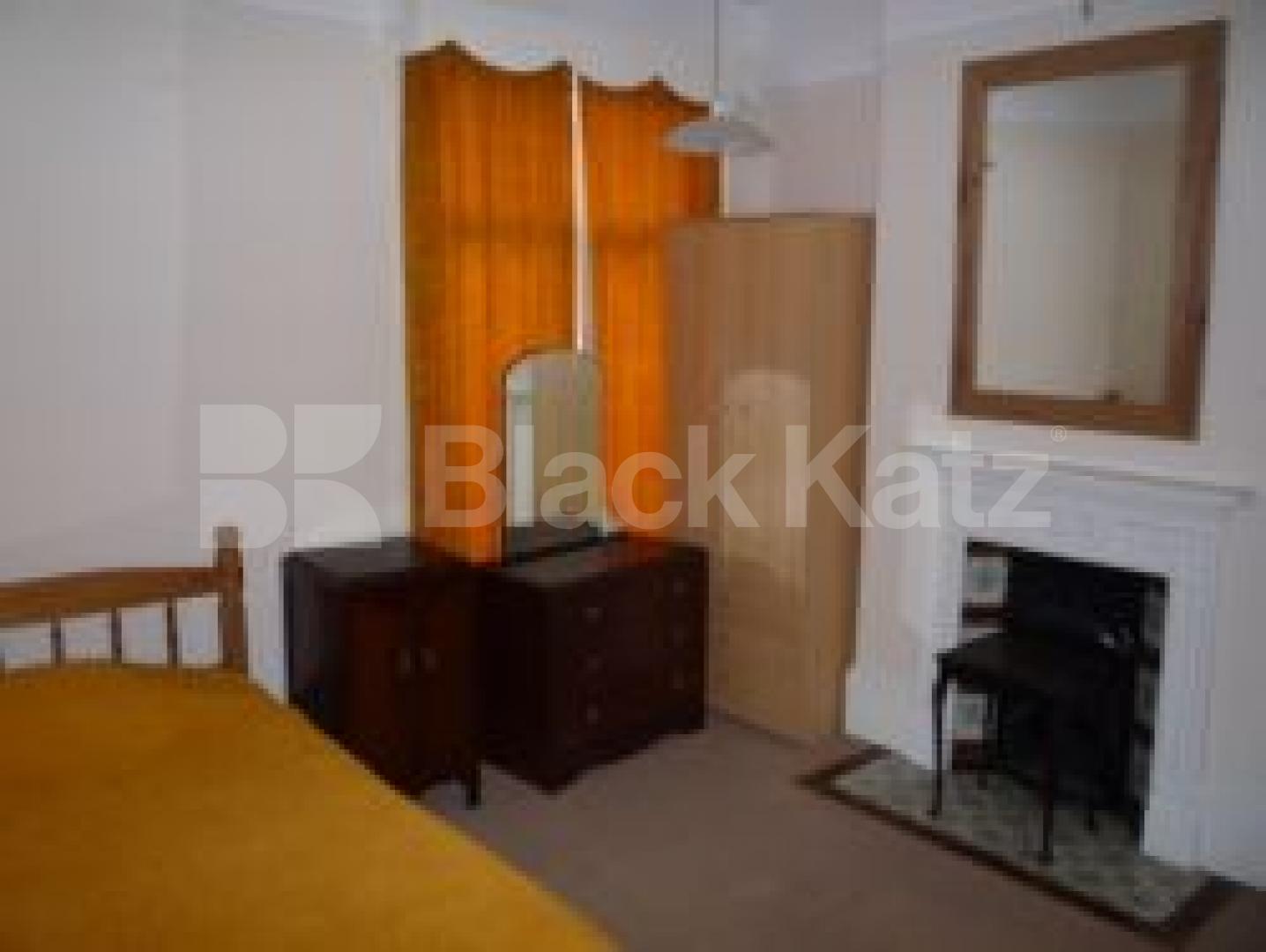 			Whole house!, 4 Bedroom, 1 bath, 1 reception House			 Park Avenue South, CROUCH END