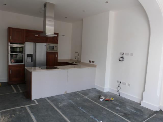 			Huge Private Garden, 1 Bedroom, 1 bath, 1 reception Flat			 Exeter Road, KILBURN/MAPESBURY