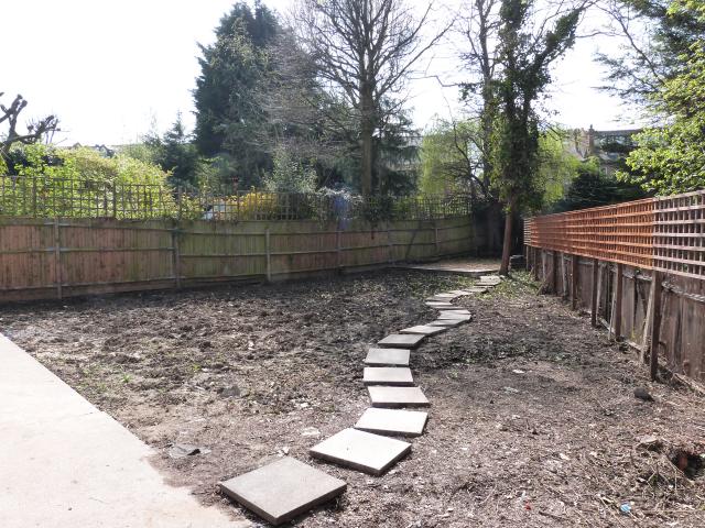 			Huge Private Garden, 1 Bedroom, 1 bath, 1 reception Flat			 Exeter Road, KILBURN/MAPESBURY