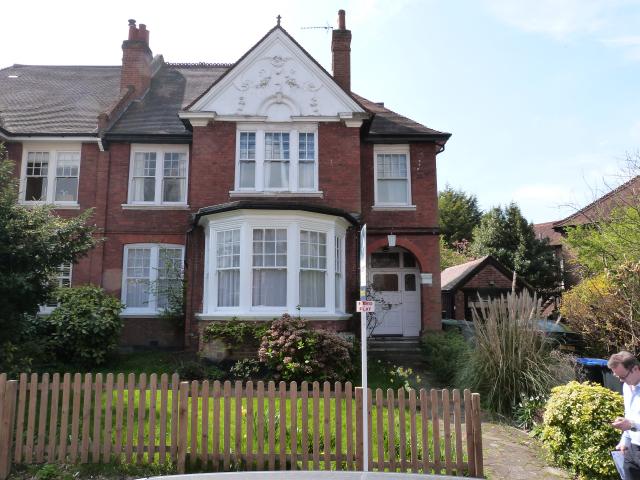 			Huge Private Garden, 1 Bedroom, 1 bath, 1 reception Flat			 Exeter Road, KILBURN/MAPESBURY