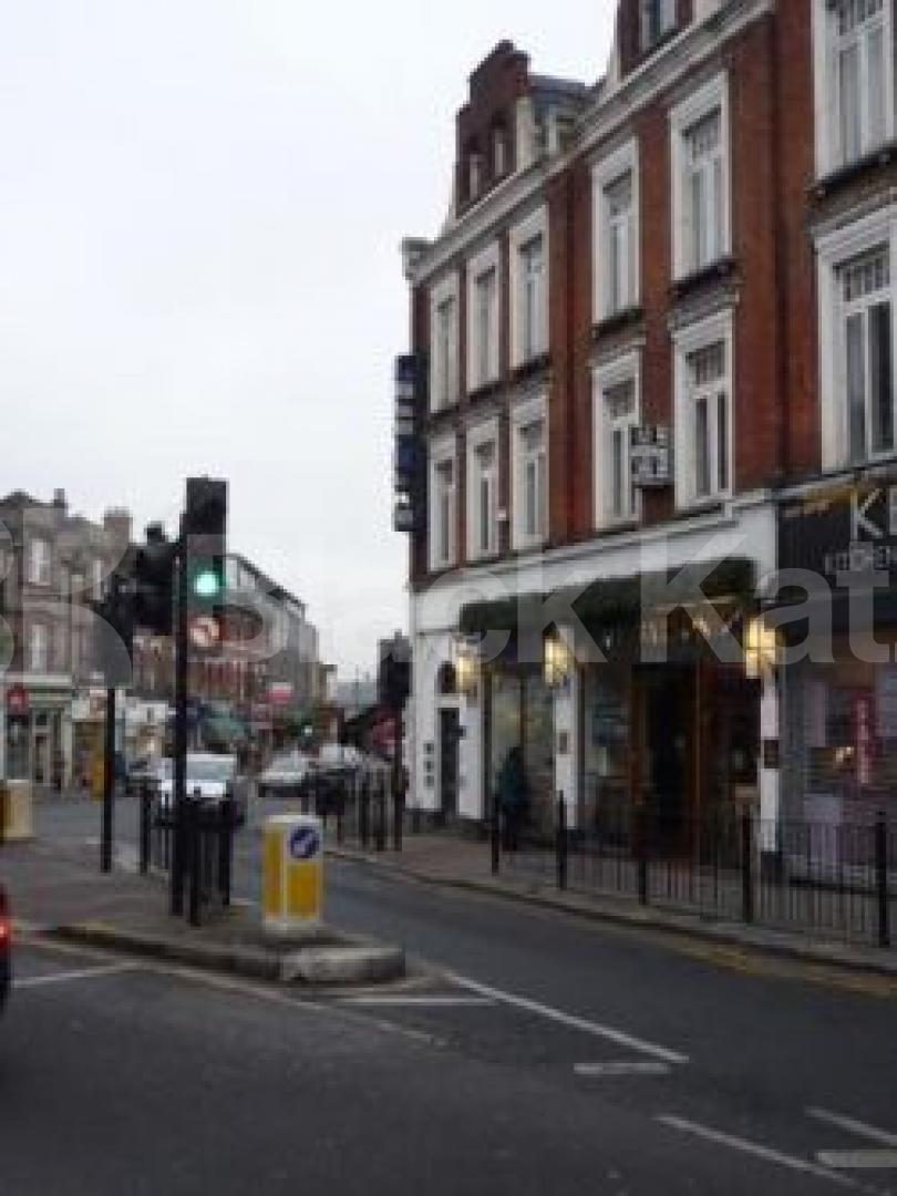 			LET!, 3 Bedroom, 1 bath, 1 reception Flat			 The Broadway, CROUCH END