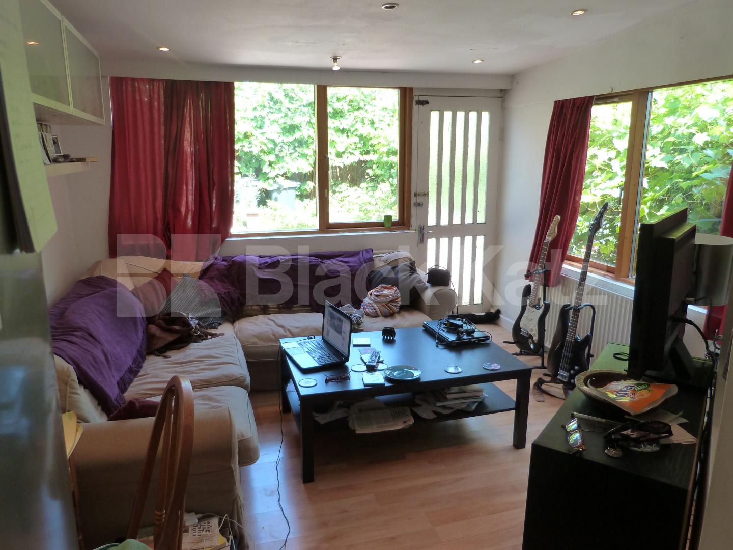			GARDEN FLAT, 1 Bedroom, 1 bath, 1 reception Flat			 Hampden Road, Hornsey