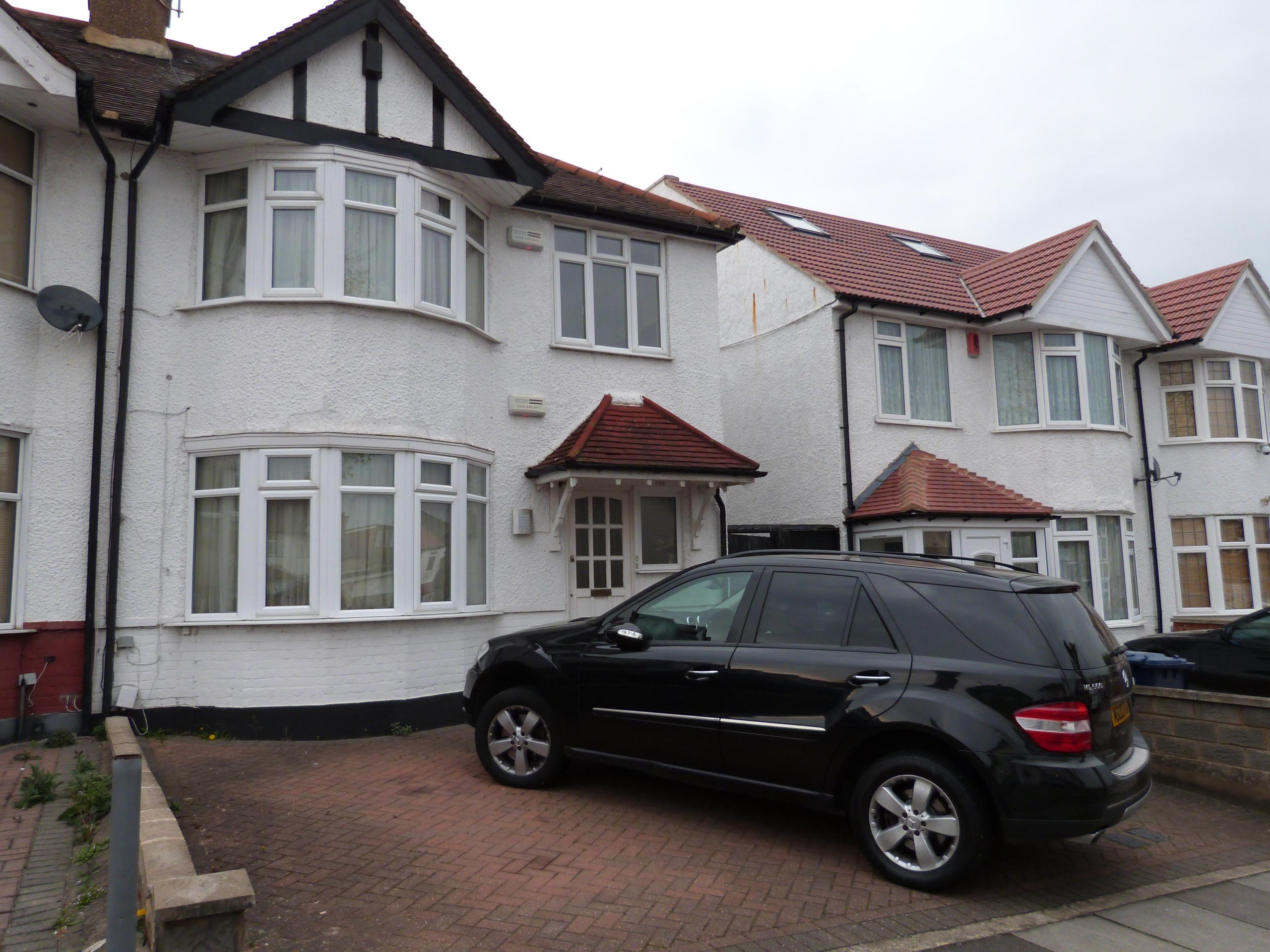 			1 Bedroom, 1 bath, 1 reception Flat			 Fairfield Crescent, EDGWARE HA8