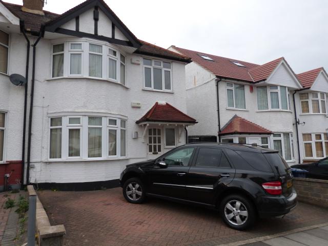			1 Bedroom, 1 bath, 1 reception Flat			 Fairfield Crescent, EDGWARE