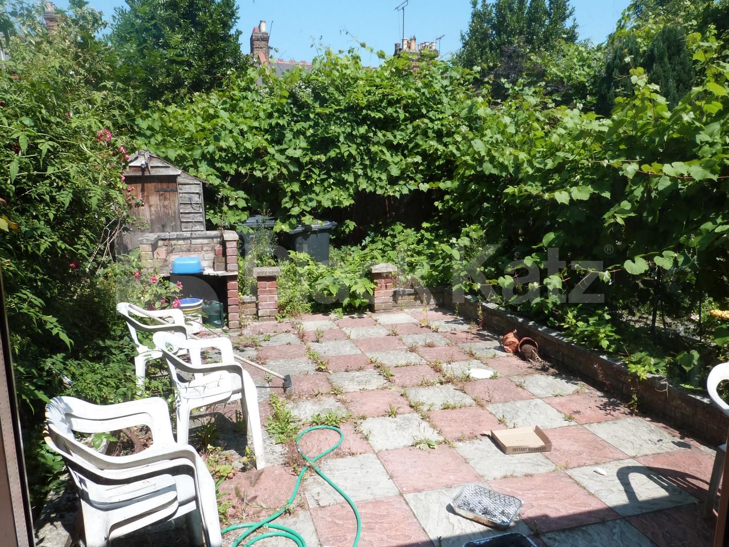 			GARDEN FLAT, 1 Bedroom, 1 bath, 1 reception Flat			 Hampden Road, Hornsey