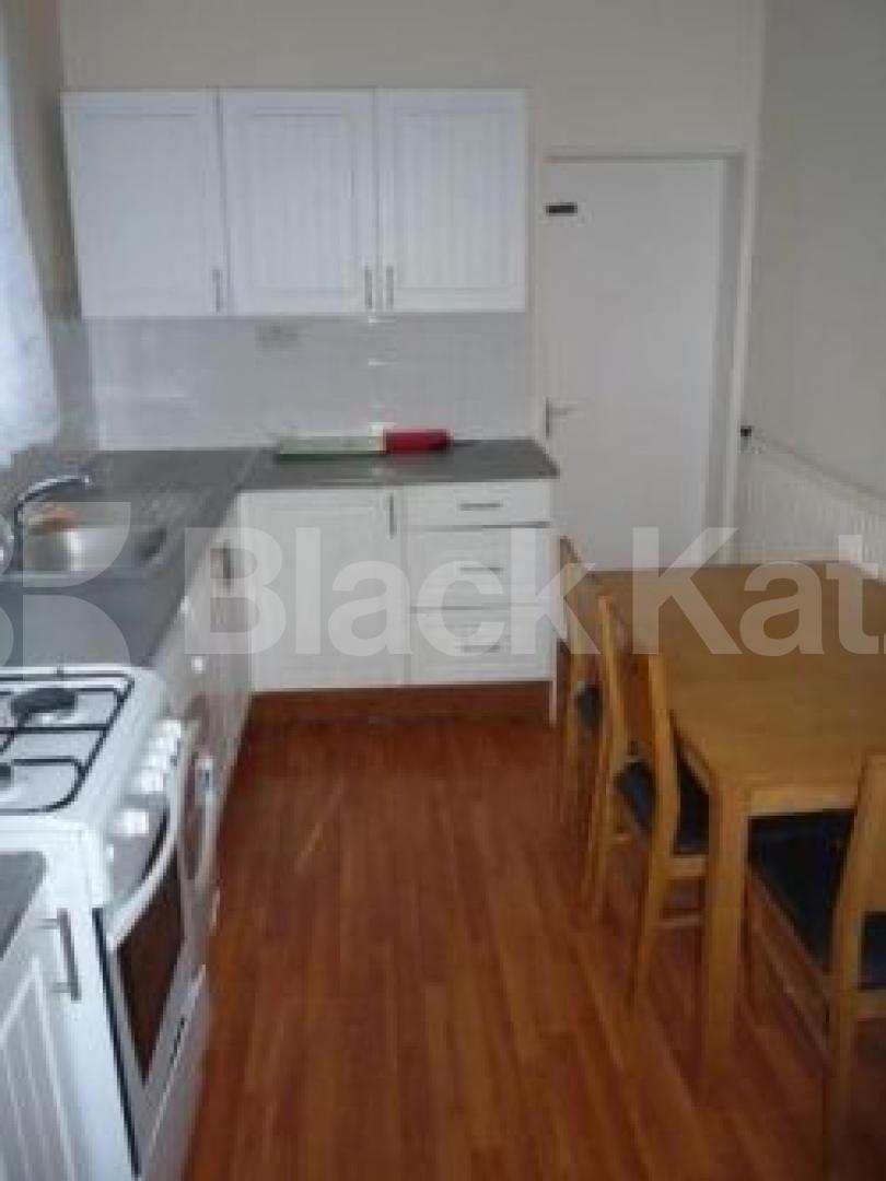 			4 Bedroom, 1 bath, 1 reception House			 Lymington Avenue, WOOD GREEN