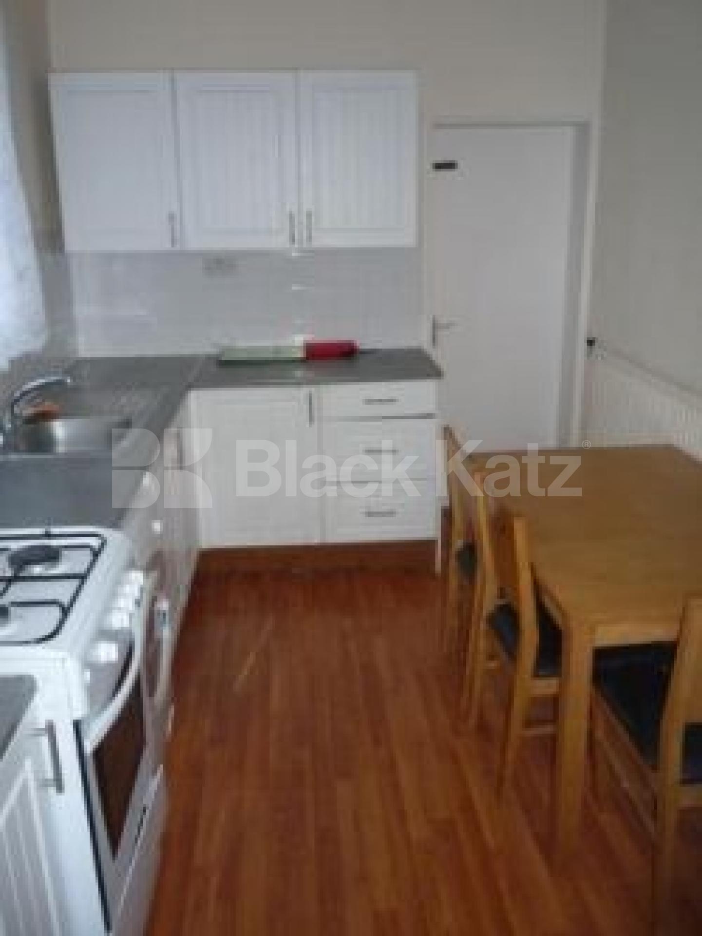 			4 Bedroom, 1 bath, 1 reception House			 Lymington Avenue, WOOD GREEN N22