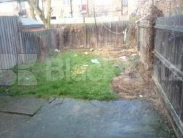 			4 Bedroom, 1 bath, 1 reception House			 Lymington Avenue, WOOD GREEN