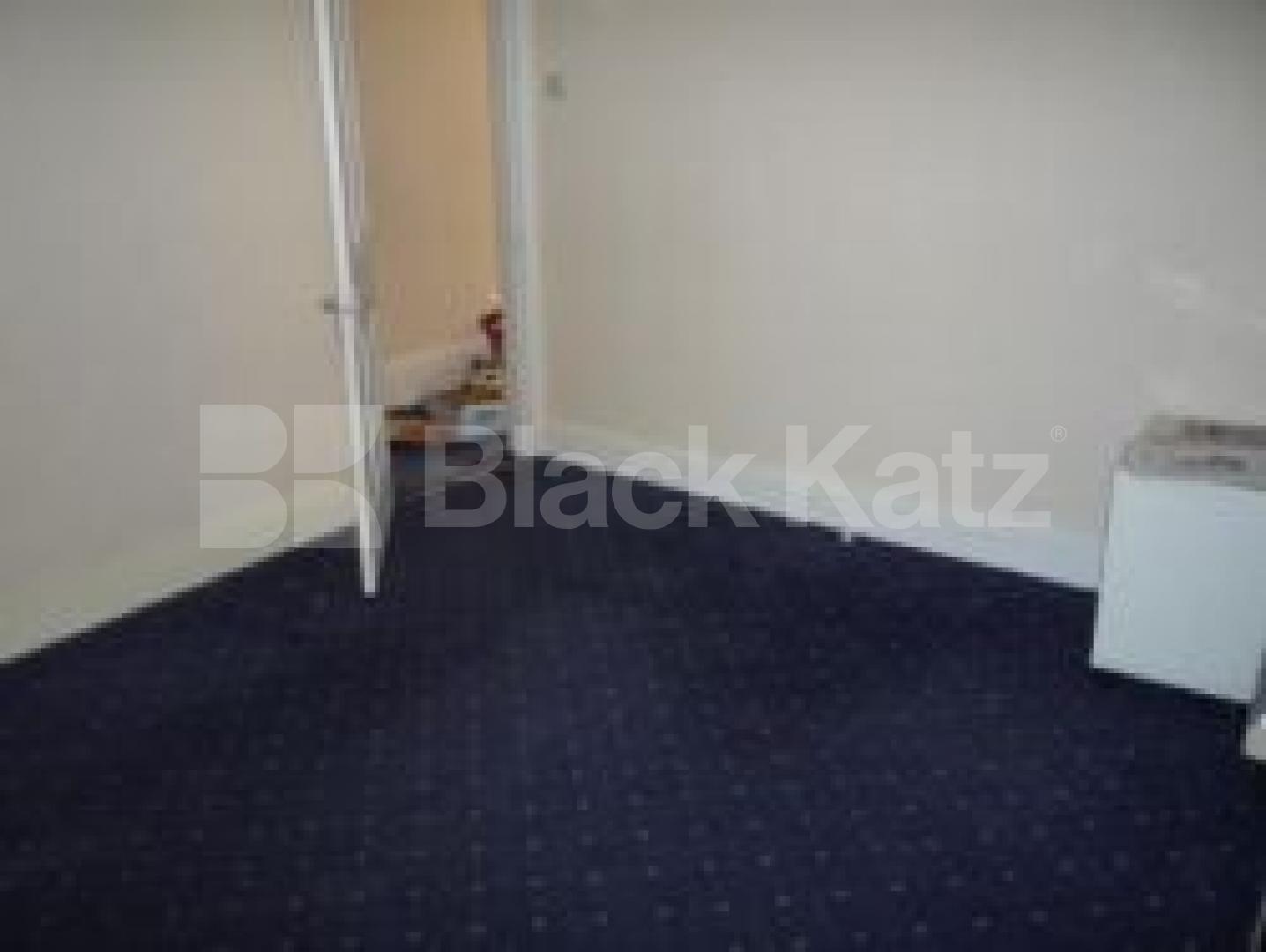 			4 Bedroom, 1 bath, 1 reception House			 Lymington Avenue, WOOD GREEN