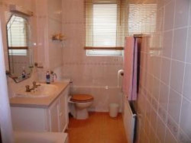 			2 Bedroom, 1 bath, 1 reception Flat			 Highgate Edge, EAST FINCHLEY