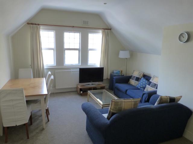 			2 Bedroom, 1 bath, 1 reception Flat			 Brondesbury Park, WILLESDEN GREEN