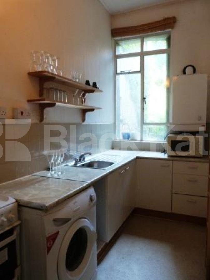 			MANSION BLOCK, 2 Bedroom, 1 bath, 1 reception Flat			 Hornsey Lane, Highgate