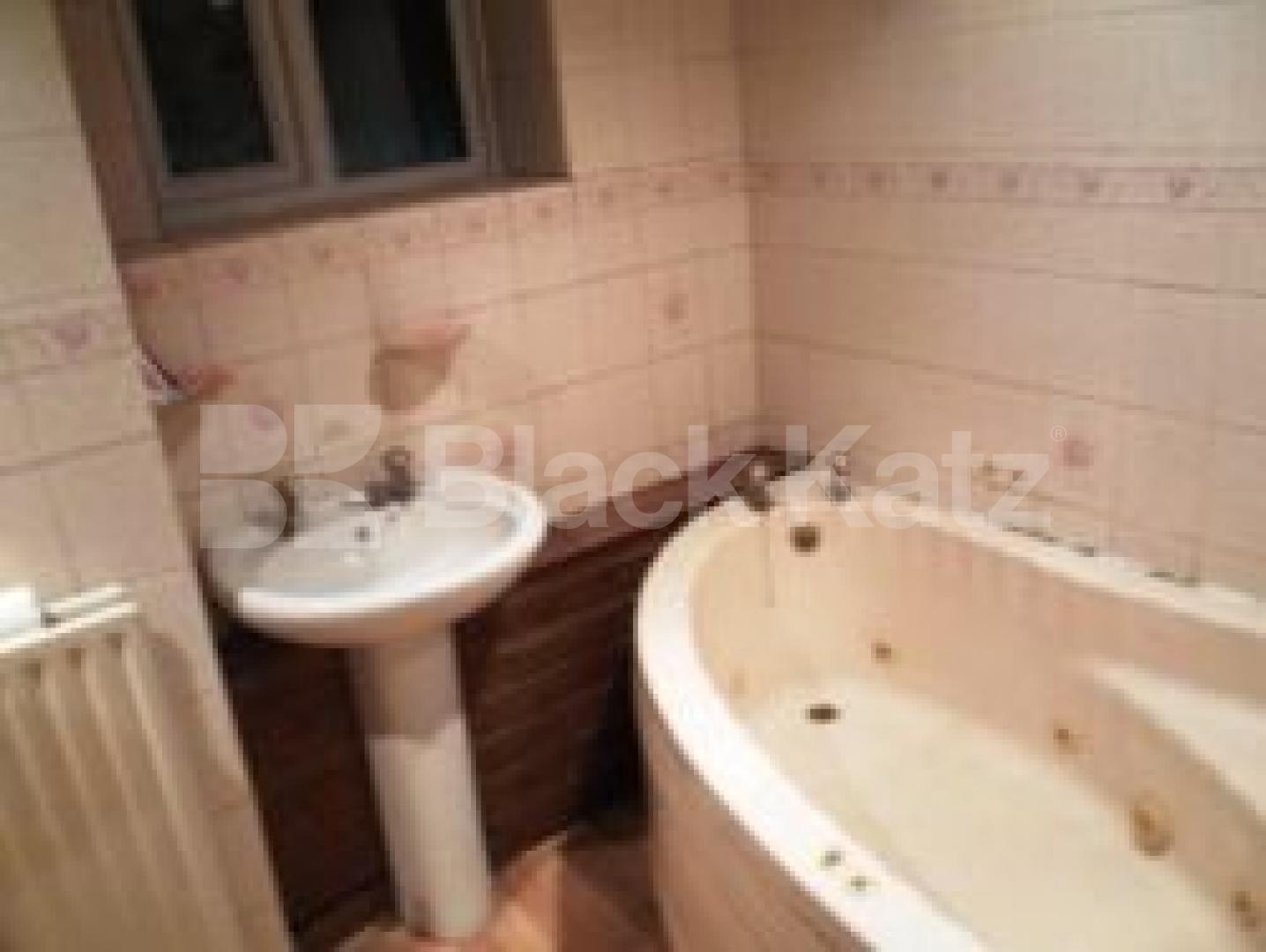 			3 Bedroom, 1 bath, 1 reception Flat			 Pymmes Brook House, MUSWELL HILL