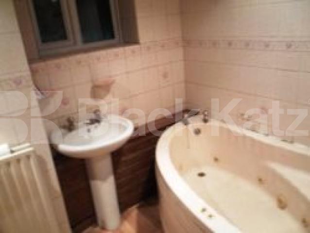 			3 Bedroom, 1 bath, 1 reception Flat			 Pymmes Brook House, MUSWELL HILL