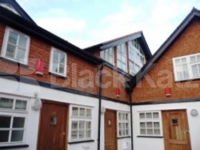 			LET!, 1 Bedroom, 1 bath, 1 reception Mews House			 Park Mews, CROUCH END