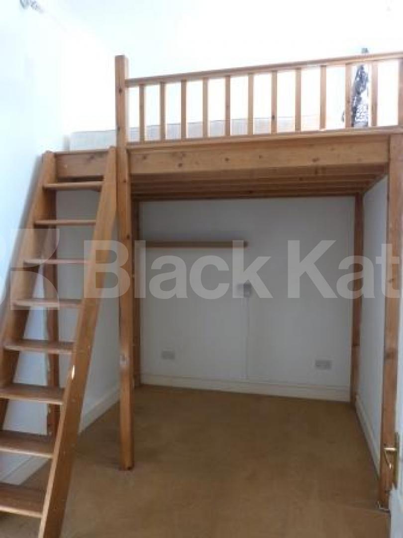 			Garden flat, 2 Bedroom, 1 bath, 1 reception Ground Floor Flat			 Middle Lane, CROUCH END