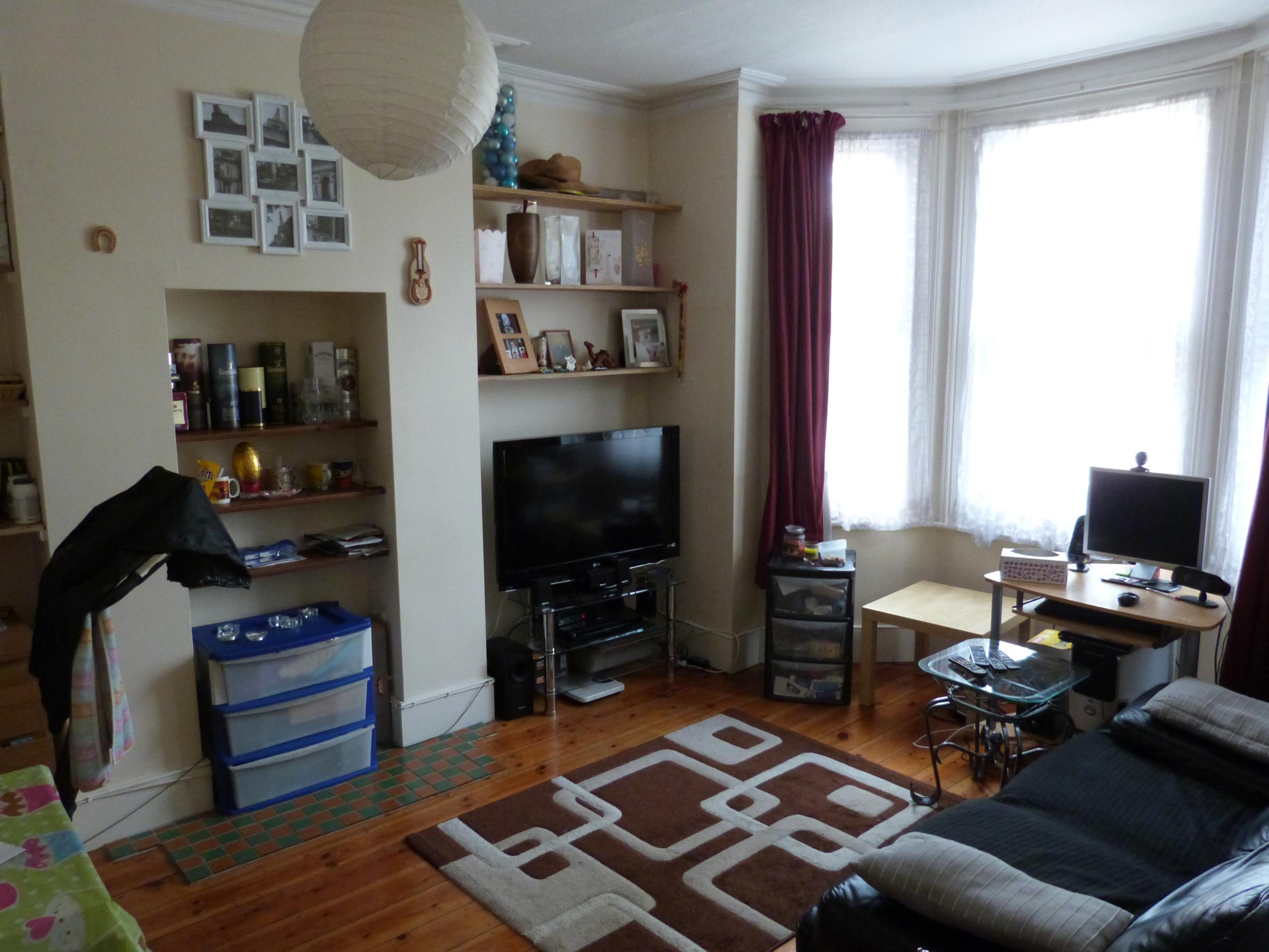 			2 Bedroom, 1 bath, 1 reception Flat			 Denzil Road, DOLLIS HILL NW10