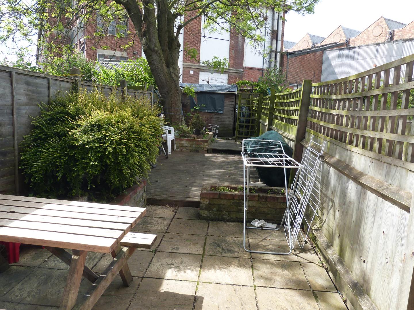 			2 Bedroom, 1 bath, 1 reception Flat			 Denzil Road, DOLLIS HILL