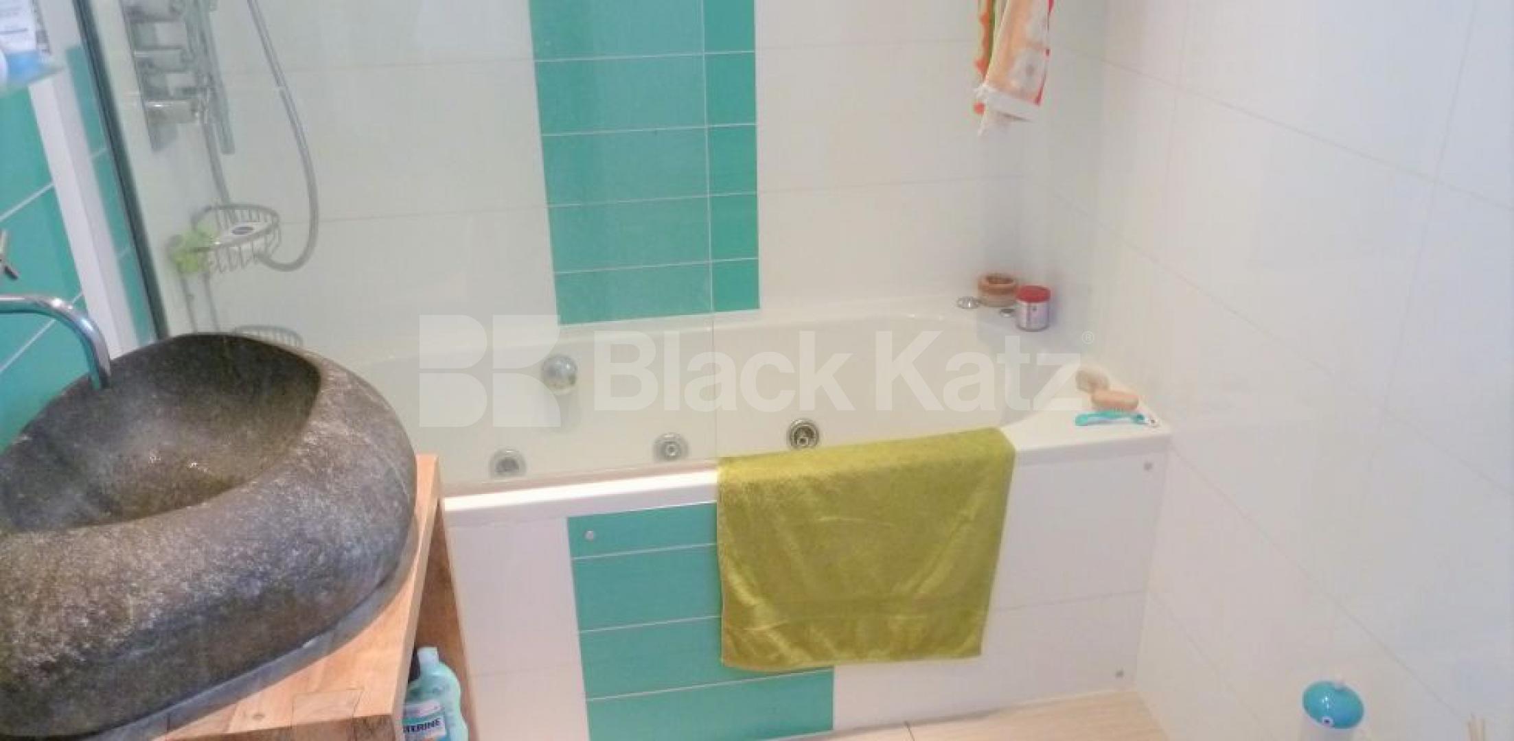 			STUNNING 2 BEDROOM MANSION BLOCK APARTMENT, 2 Bedroom, 1 bath, 1 reception Flat			 Cloudesley Mansions, Cloudesley Place , ANGEL-ISLINGTON-BARNSBURY