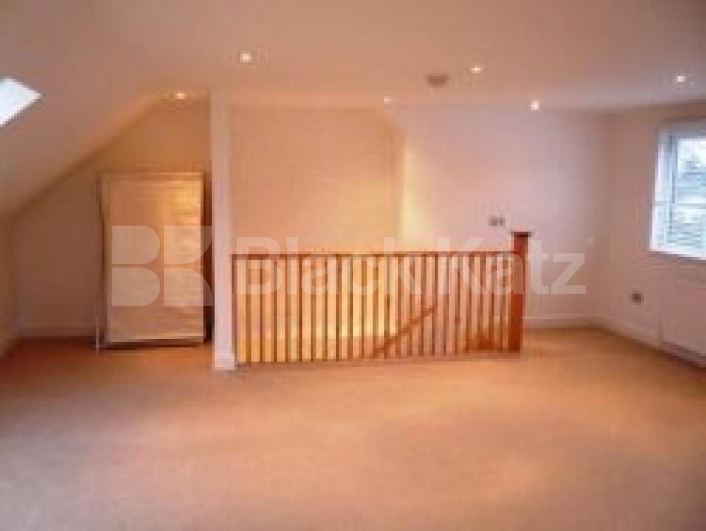 			let , 4 Bedroom, 1 bath, 1 reception House			 Lansdowne Road, MUSWELL HILL