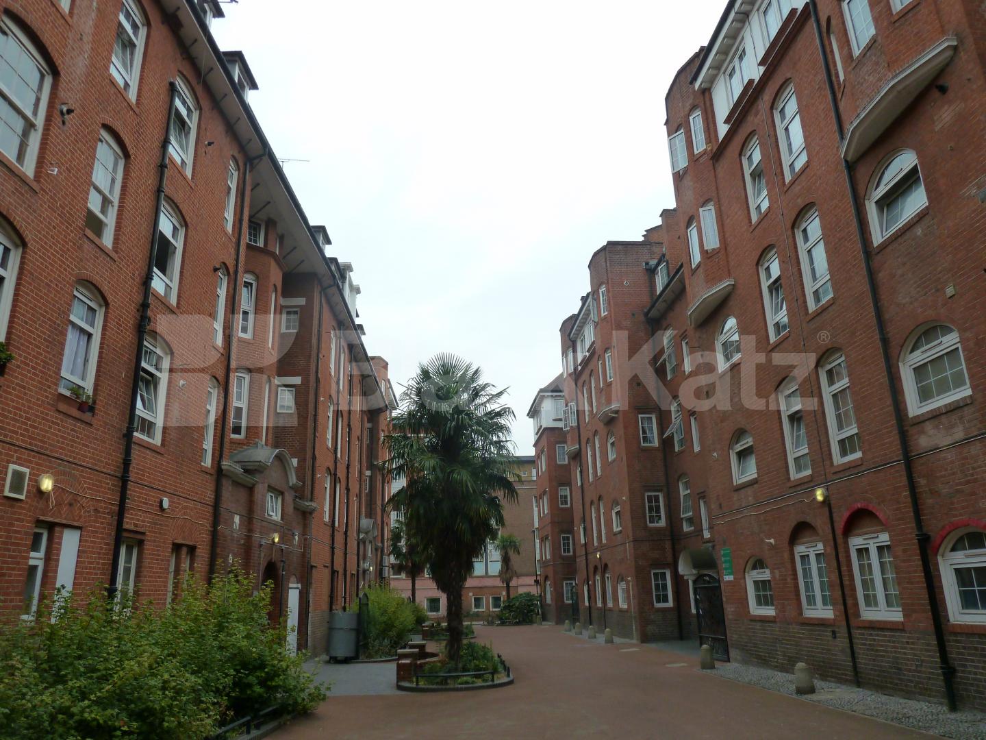 			New Instruction , 3 Bedroom, 1 bath, 1 reception Flat			 Lever Street, OLD STREET EC1V