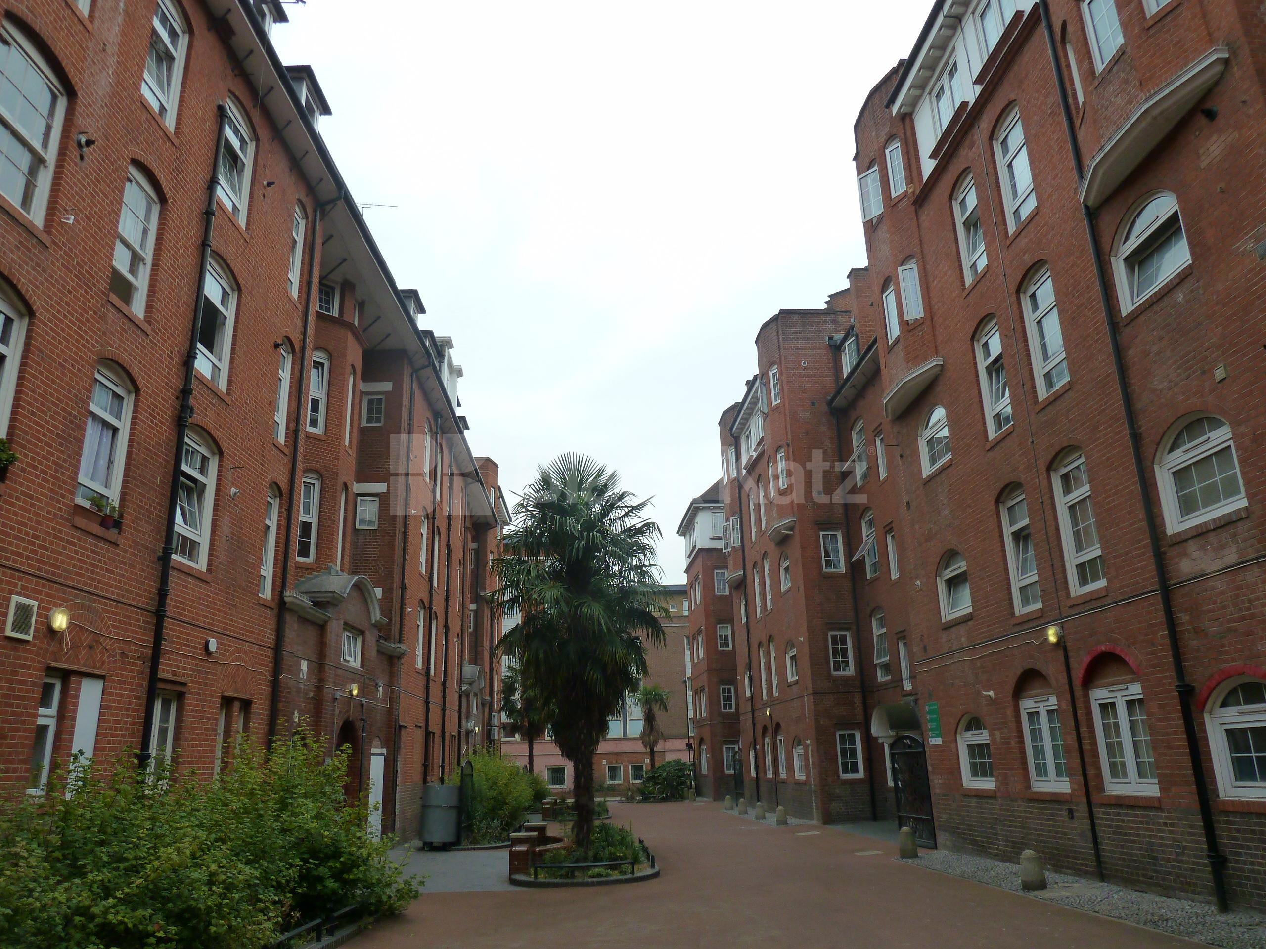 			New Instruction , 3 Bedroom, 1 bath, 1 reception Flat			 Lever Street, OLD STREET EC1V EC1V