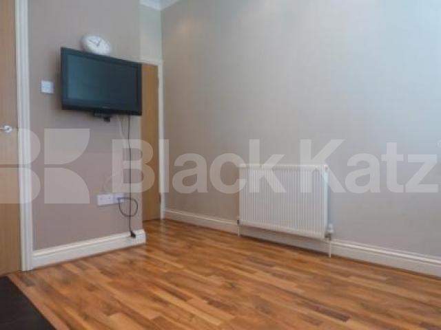 			Studio Apartment, 1 bath, 1 reception Flat			 Queens Avenue, MUSWELL HILL N10