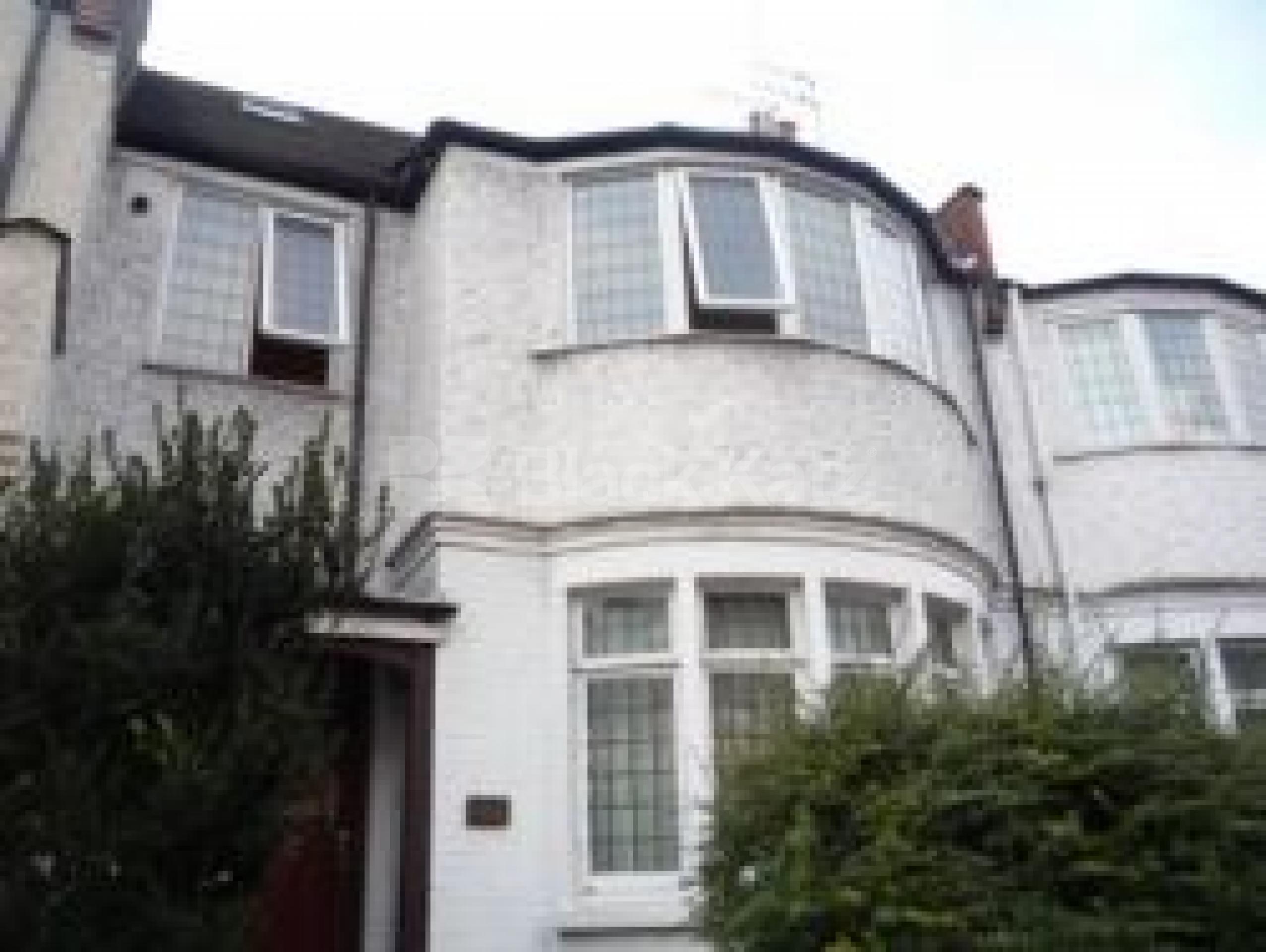 			LET!, 3 Bedroom, 1 bath, 1 reception Flat			 Muswell Hill Broadway, Muswell Hill N10