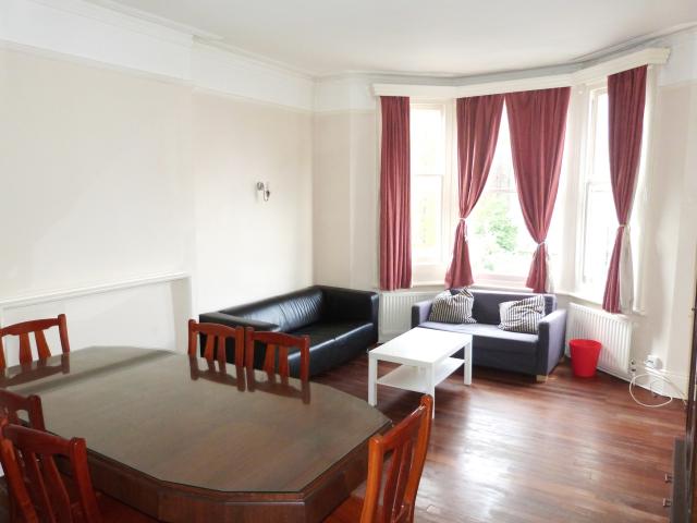 			UNDER OFFER , 2 Bedroom, 1 bath, 1 reception Flat			 Woodchurch Road, WEST HAMPSTEAD