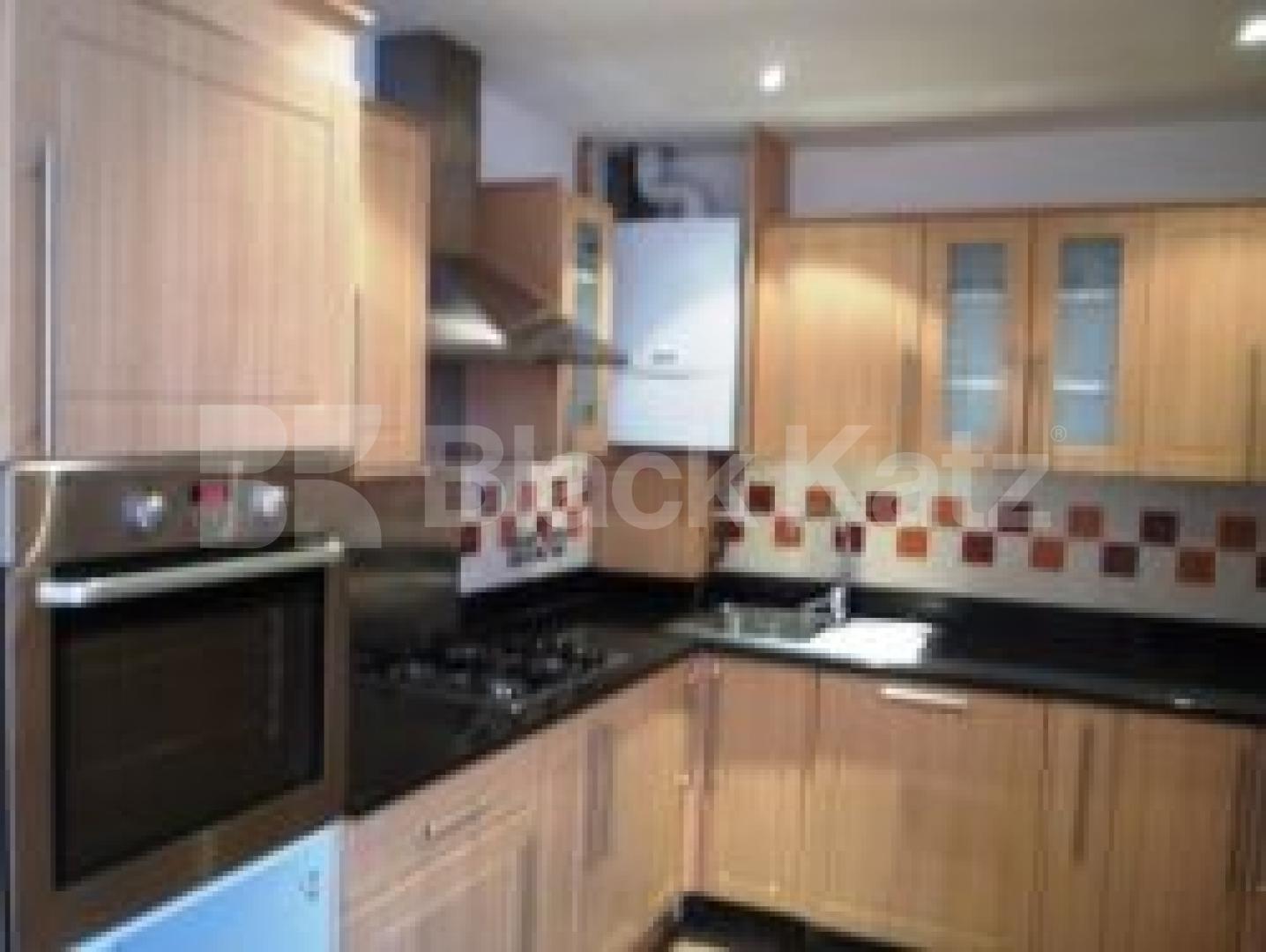 			Let!, 3 Bedroom, 1 bath, 1 reception Mews House			 Park Mews, CROUCH END