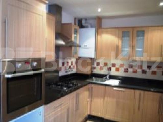 			Let!, 3 Bedroom, 1 bath, 1 reception Mews House			 Park Mews, CROUCH END