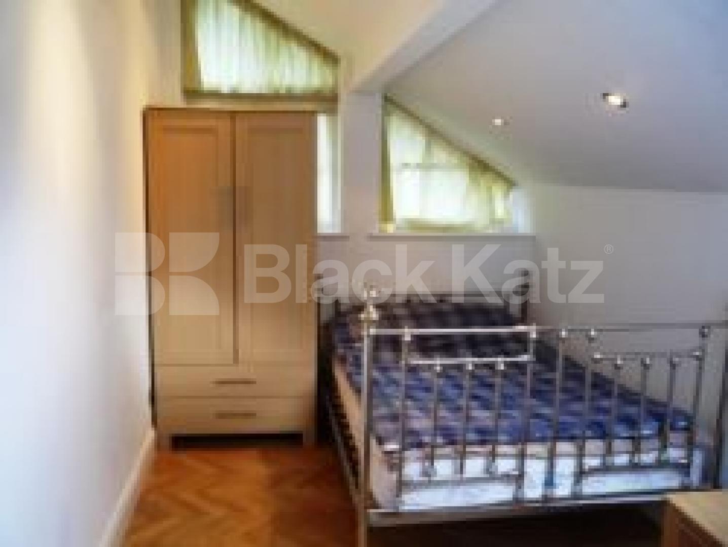 			Let!, 3 Bedroom, 1 bath, 1 reception Mews House			 Park Mews, CROUCH END