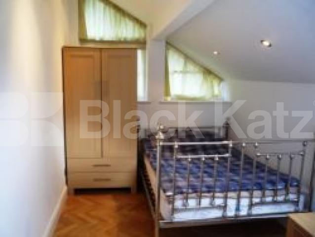 			Let!, 3 Bedroom, 1 bath, 1 reception Mews House			 Park Mews, CROUCH END