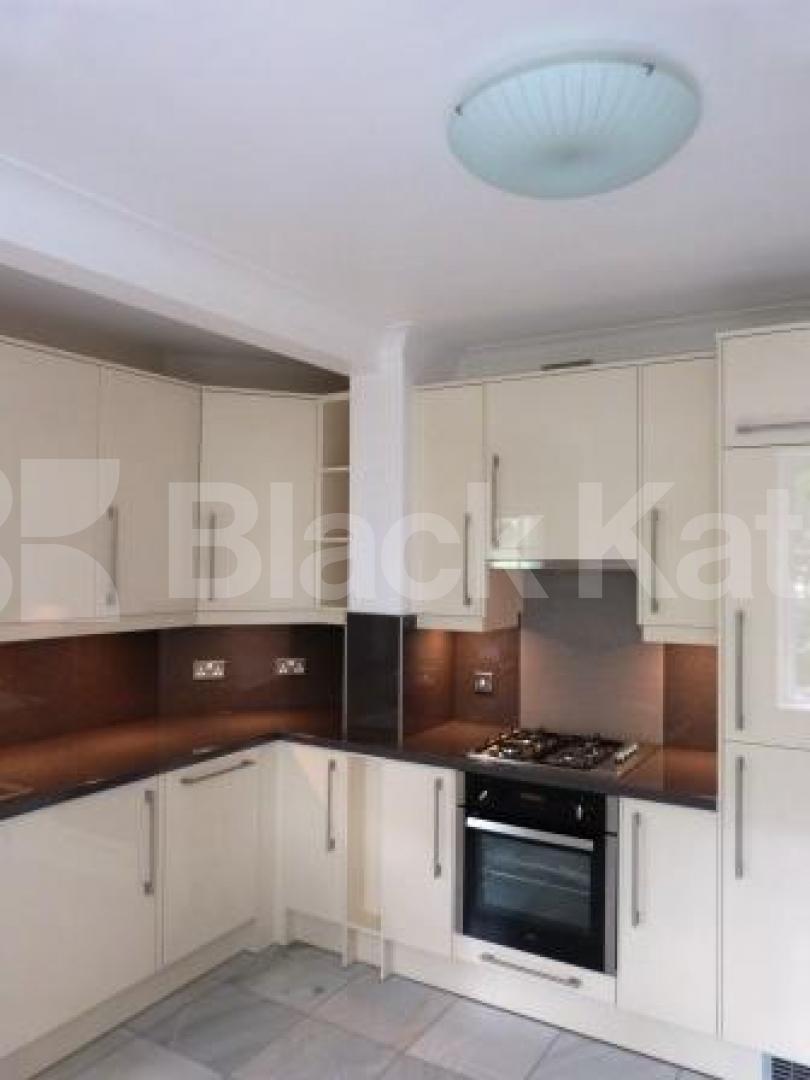 			CATCHMENT AREA FOR SCHOOLS, 3 Bedroom, 1 bath, 1 reception Serviced Apartments			 Fortis Green, Muswell Hill